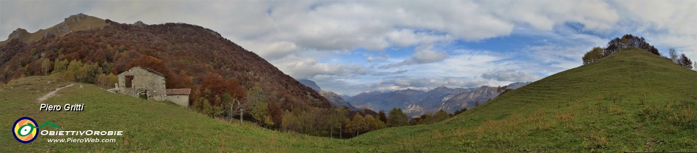 57 Vista panoramica alla Bocchetta di Desio (1335 m).jpg